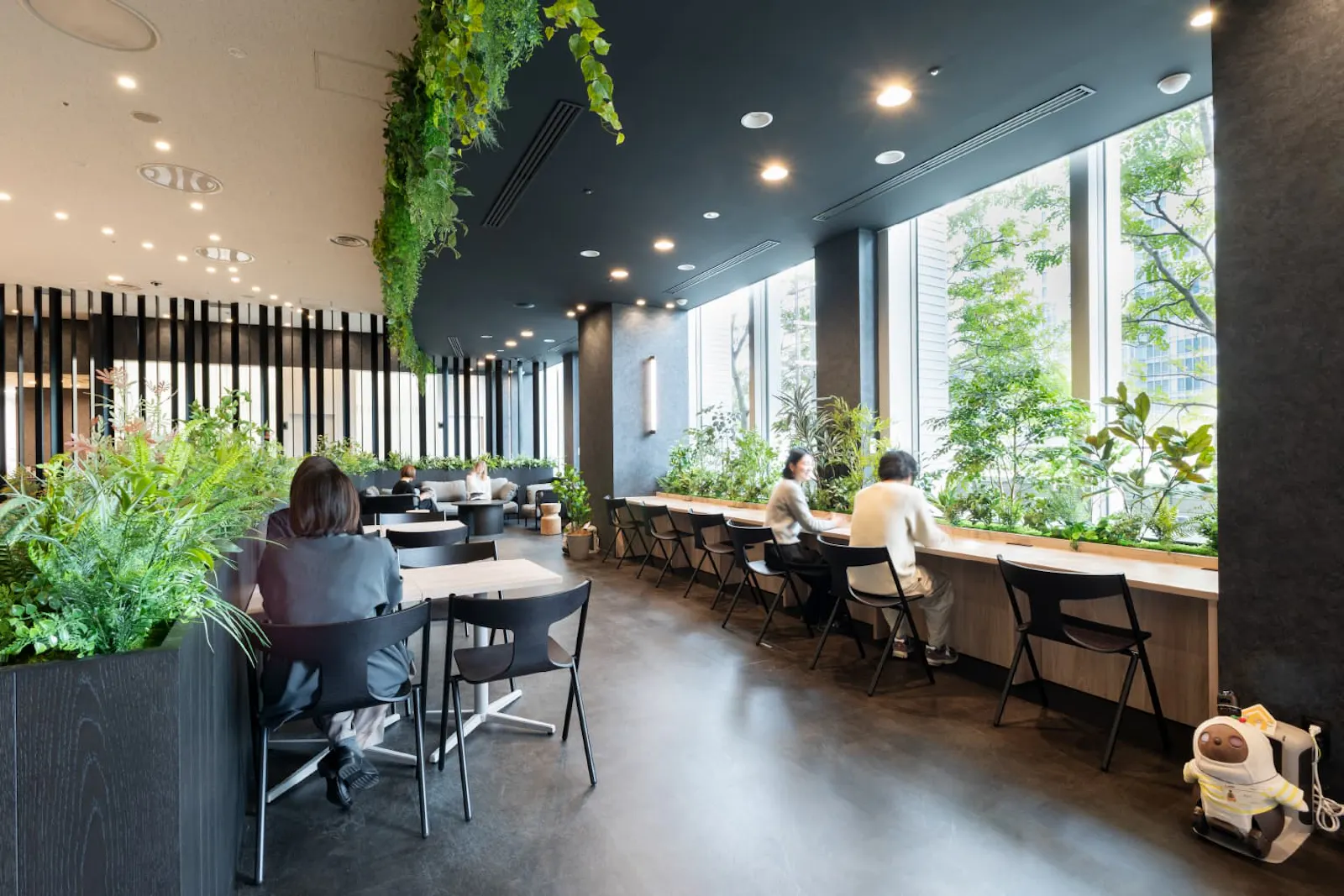 Counter seats by the window