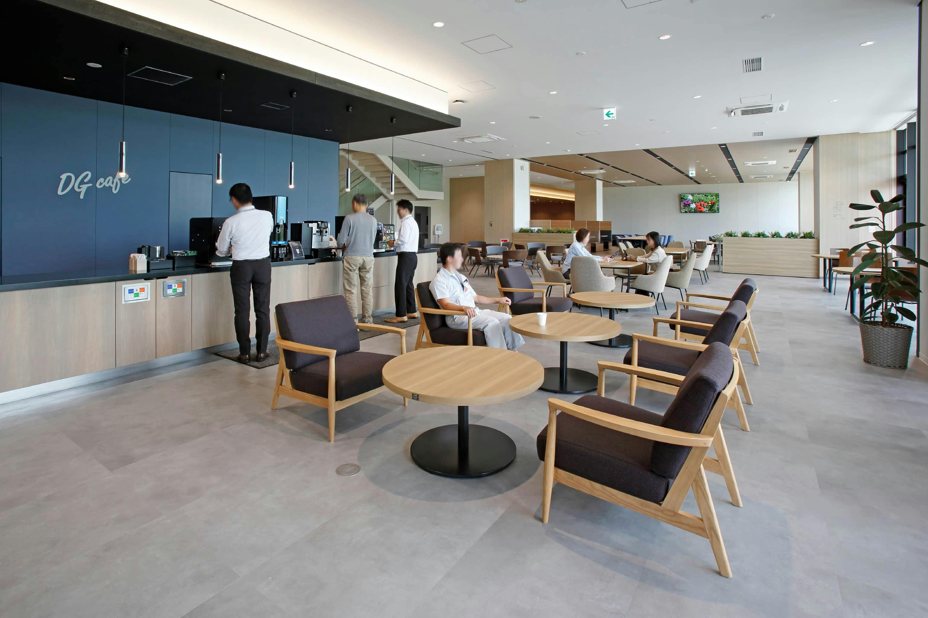 洋炉利 裸 ローランド ディー.ジー.株式会社 | オフィス | オフィスの事例・内装・デザイン・レイアウト | 株式会社オカムラ