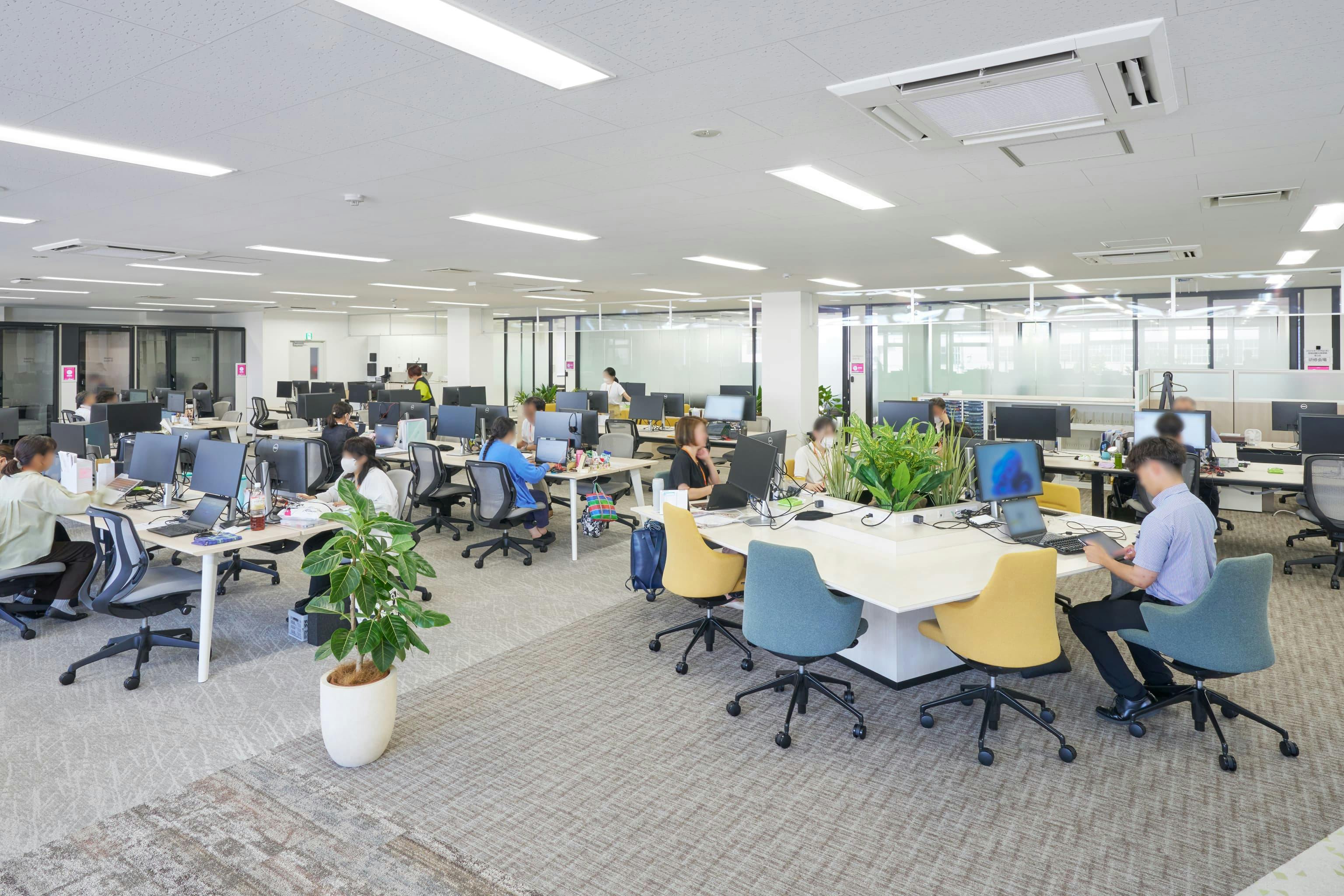 <em>執務エリア</em>  株式会社ウェルパーク 様