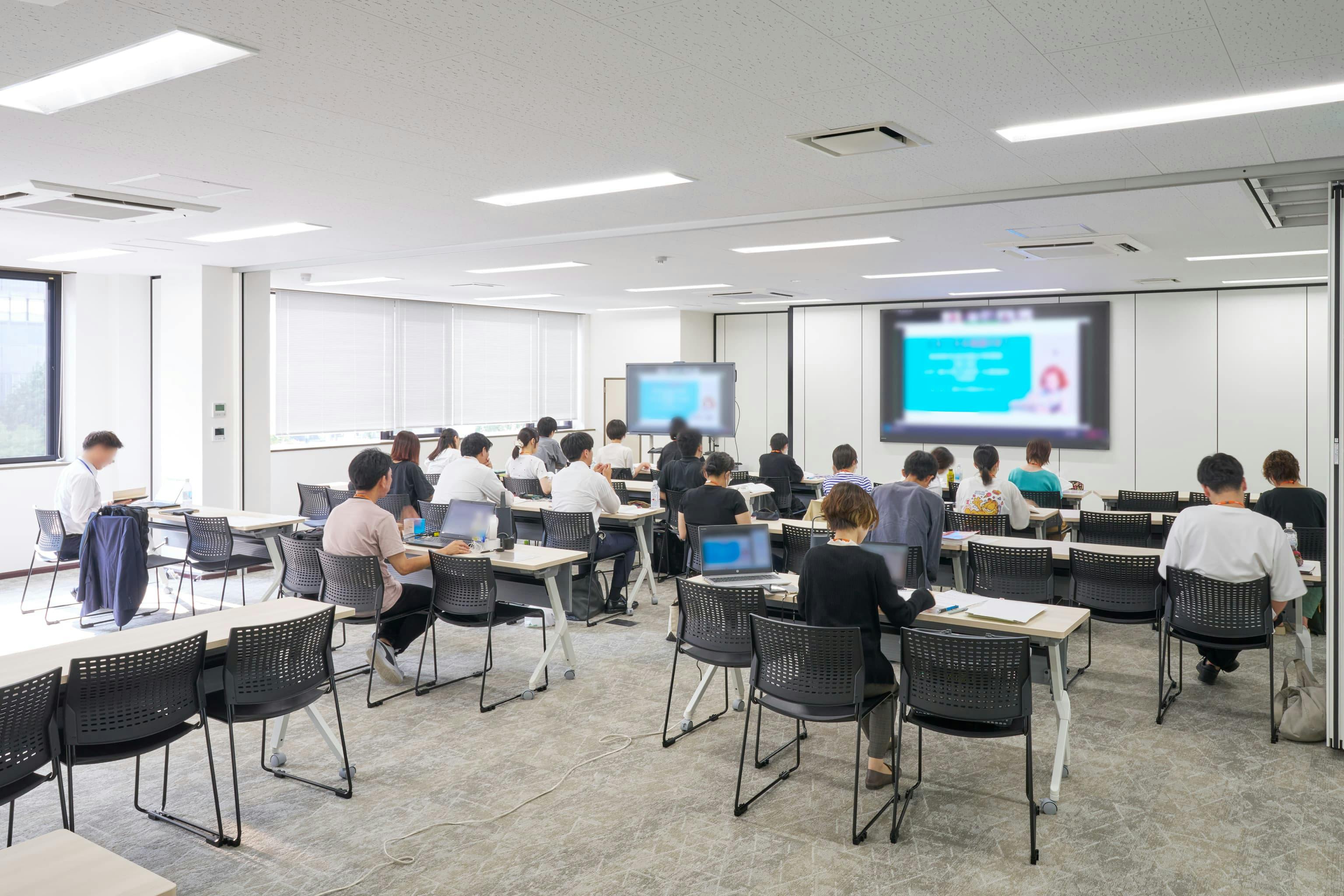 <em>会議室</em>  株式会社ウェルパーク 様