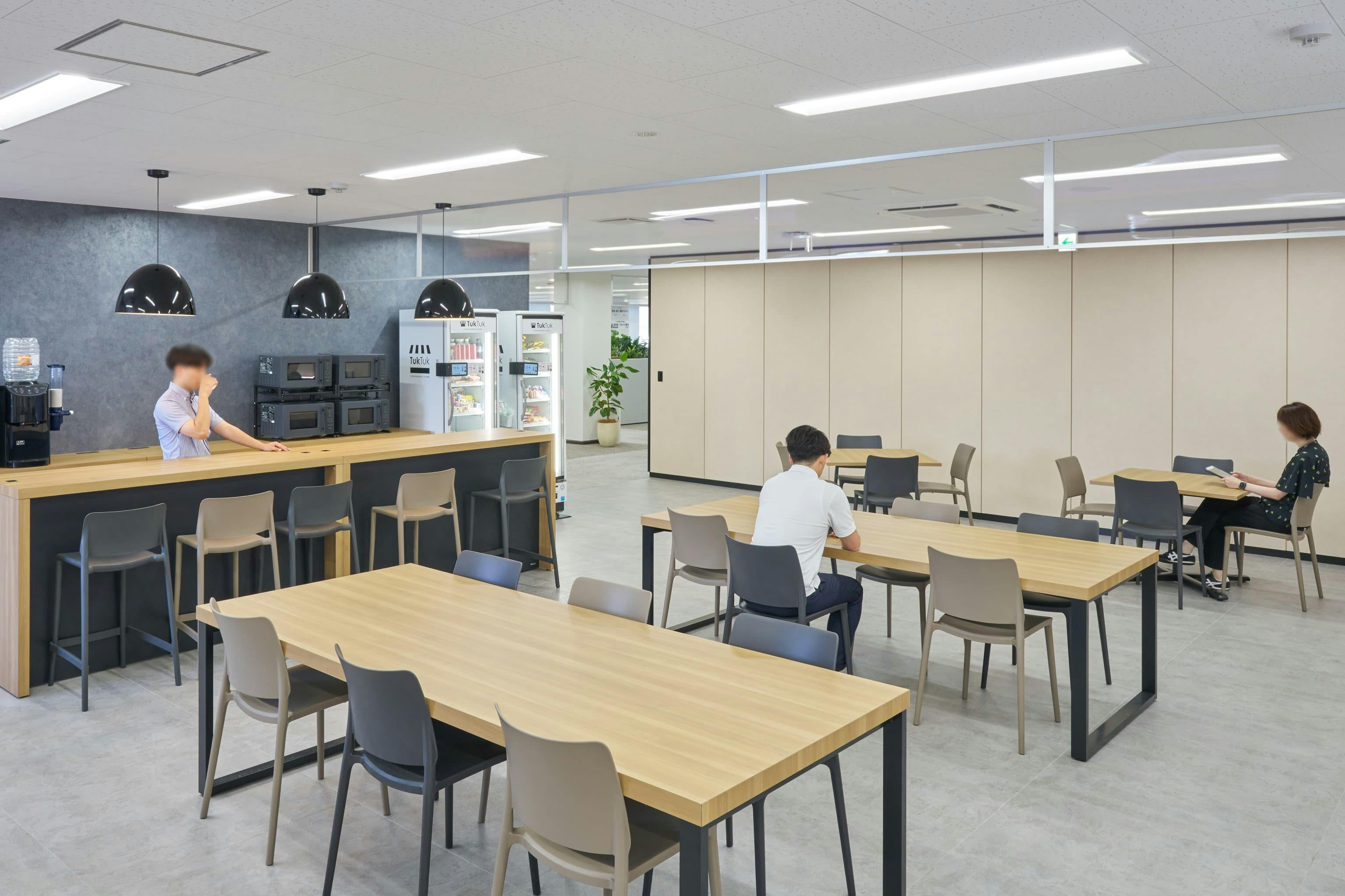 <em>リフレッシュエリア</em>  株式会社ウェルパーク 様