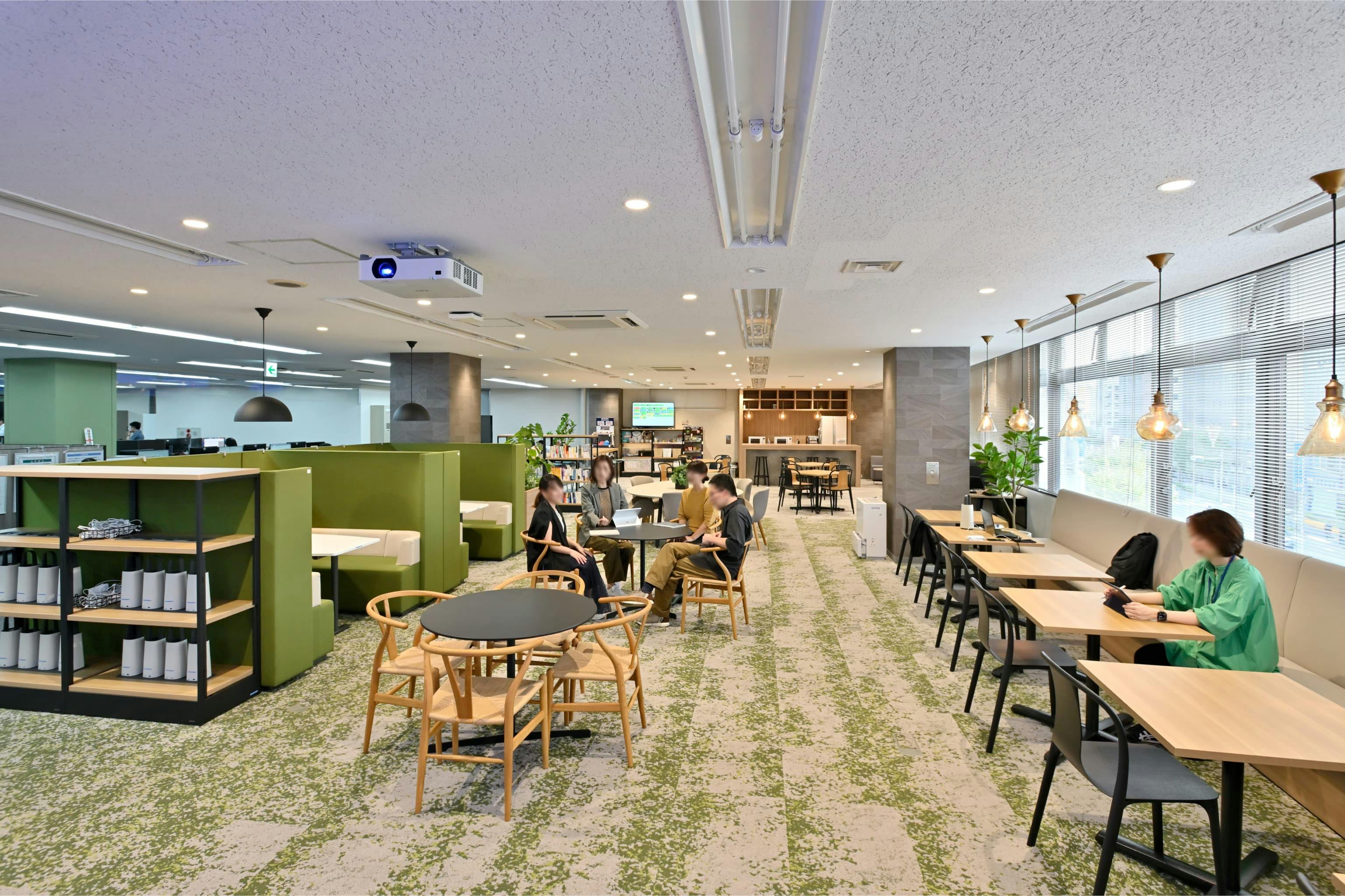 <em>交流エリア</em> 株式会社エスケイケイ 様