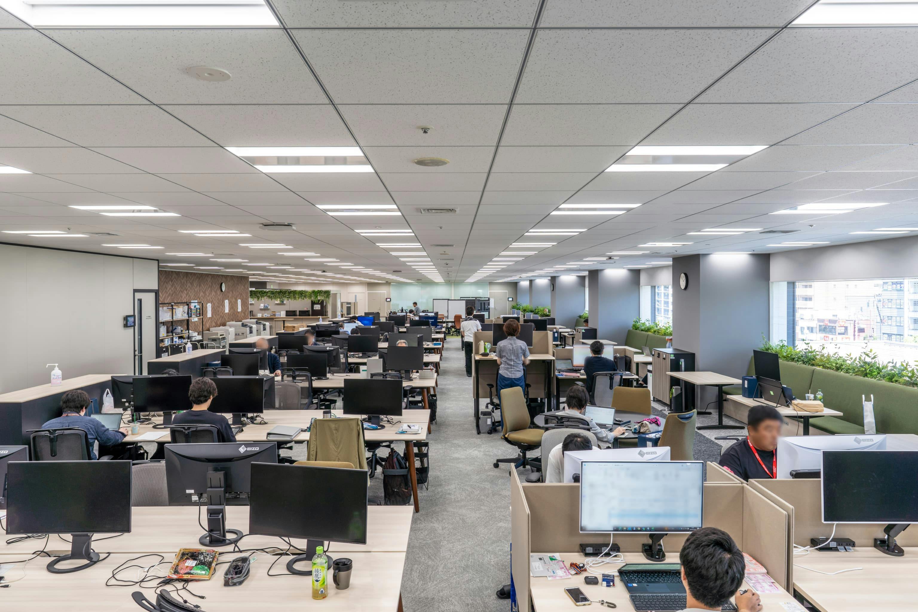 <em>執務エリア</em>  株式会社NTTデータSMS 様