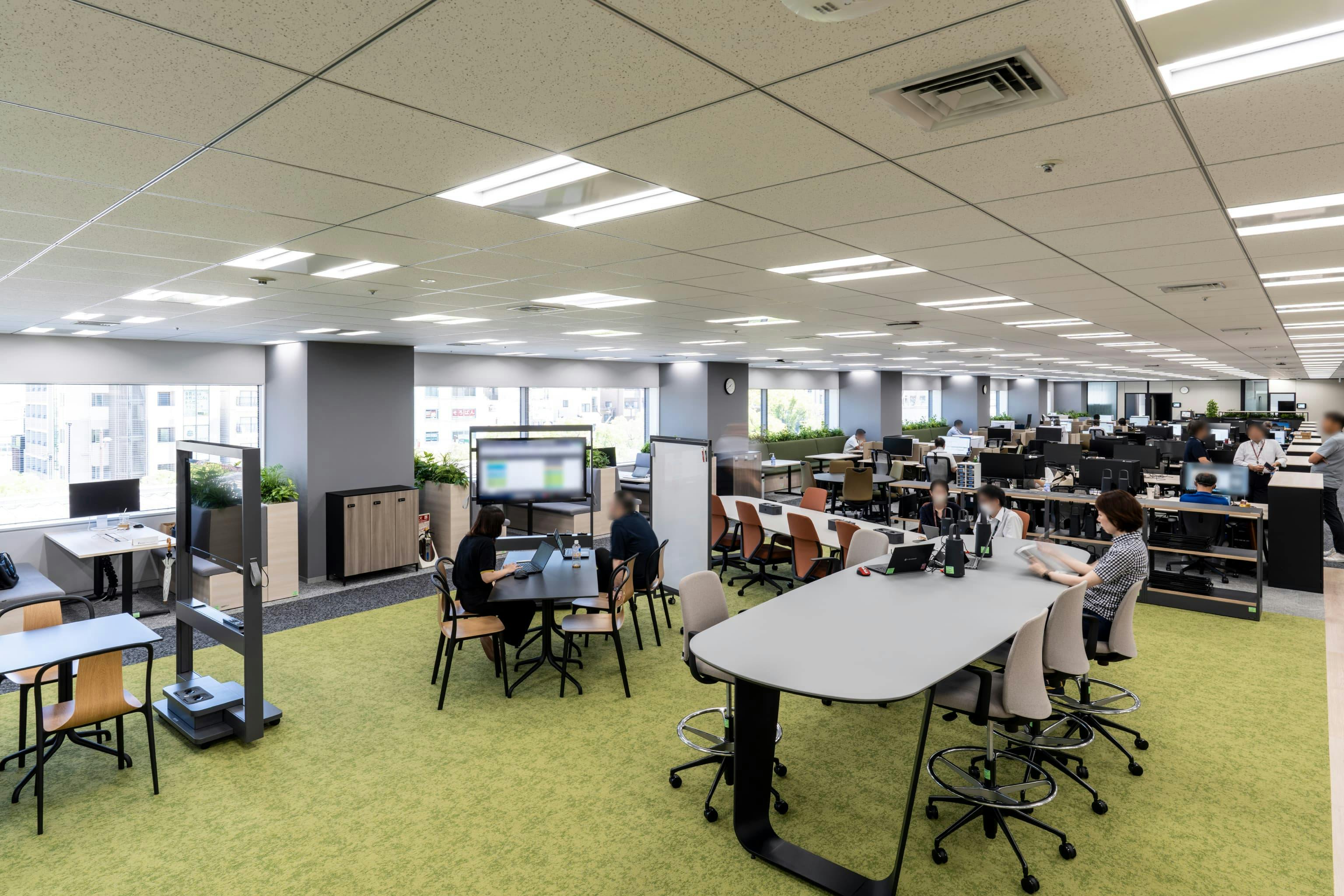 <em>ABWエリア“PLAZA”</em>  株式会社NTTデータSMS 様