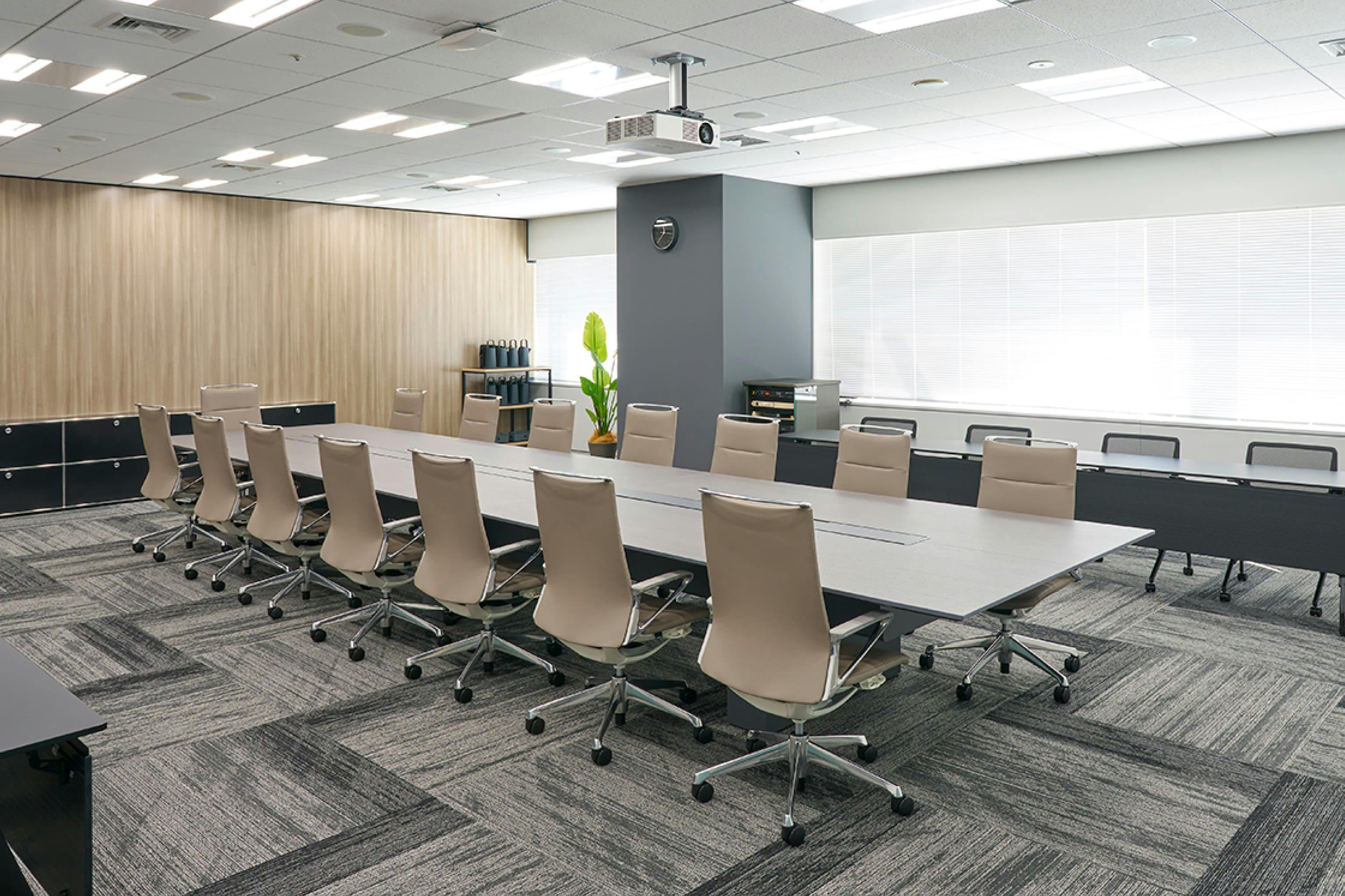 <em>カンファレンスルーム</em>  株式会社NTTデータSMS 様