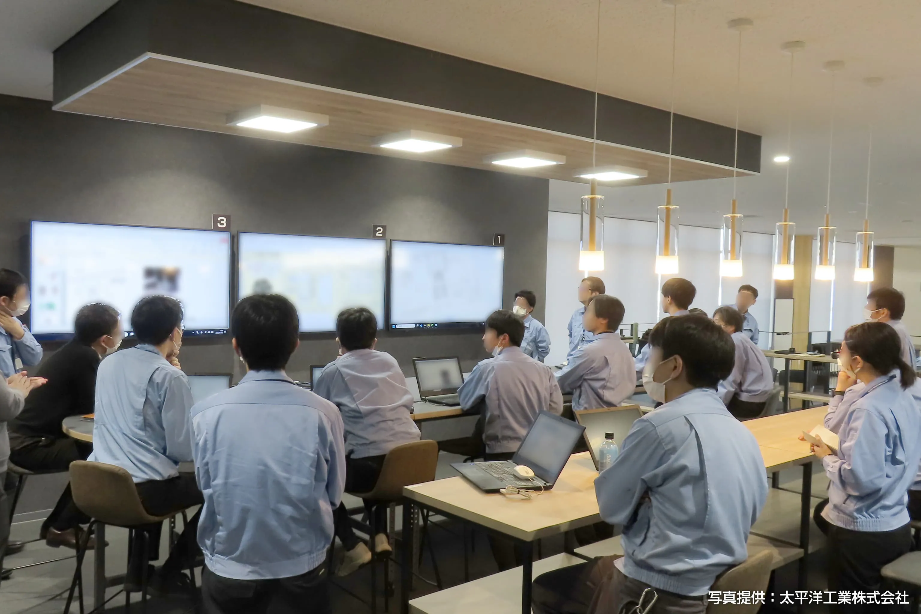 <em>2Fベンチマークエリア</em> 太平洋工業株式会社 様