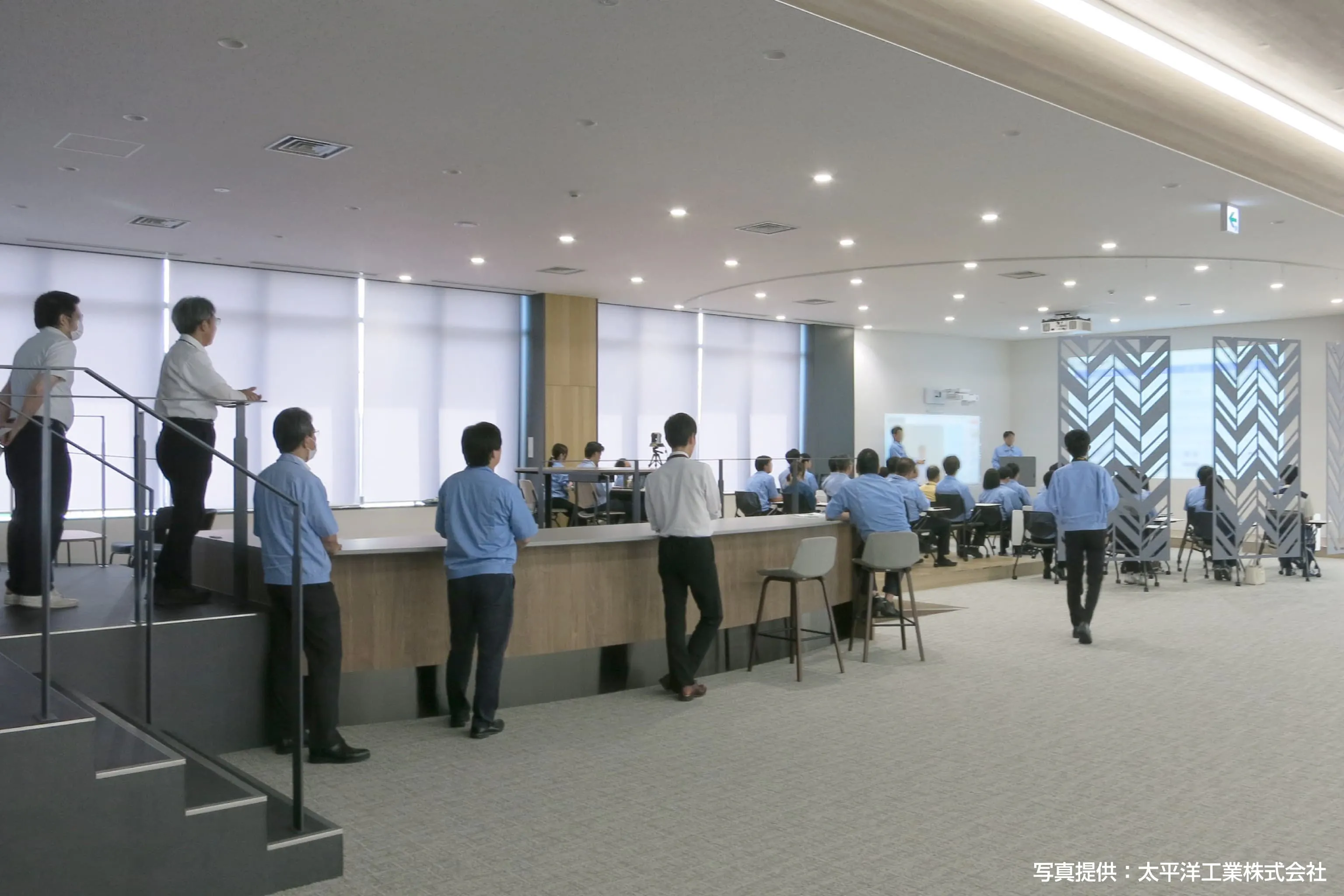 <em>2Fイノベーションエリア</em> 太平洋工業株式会社 様