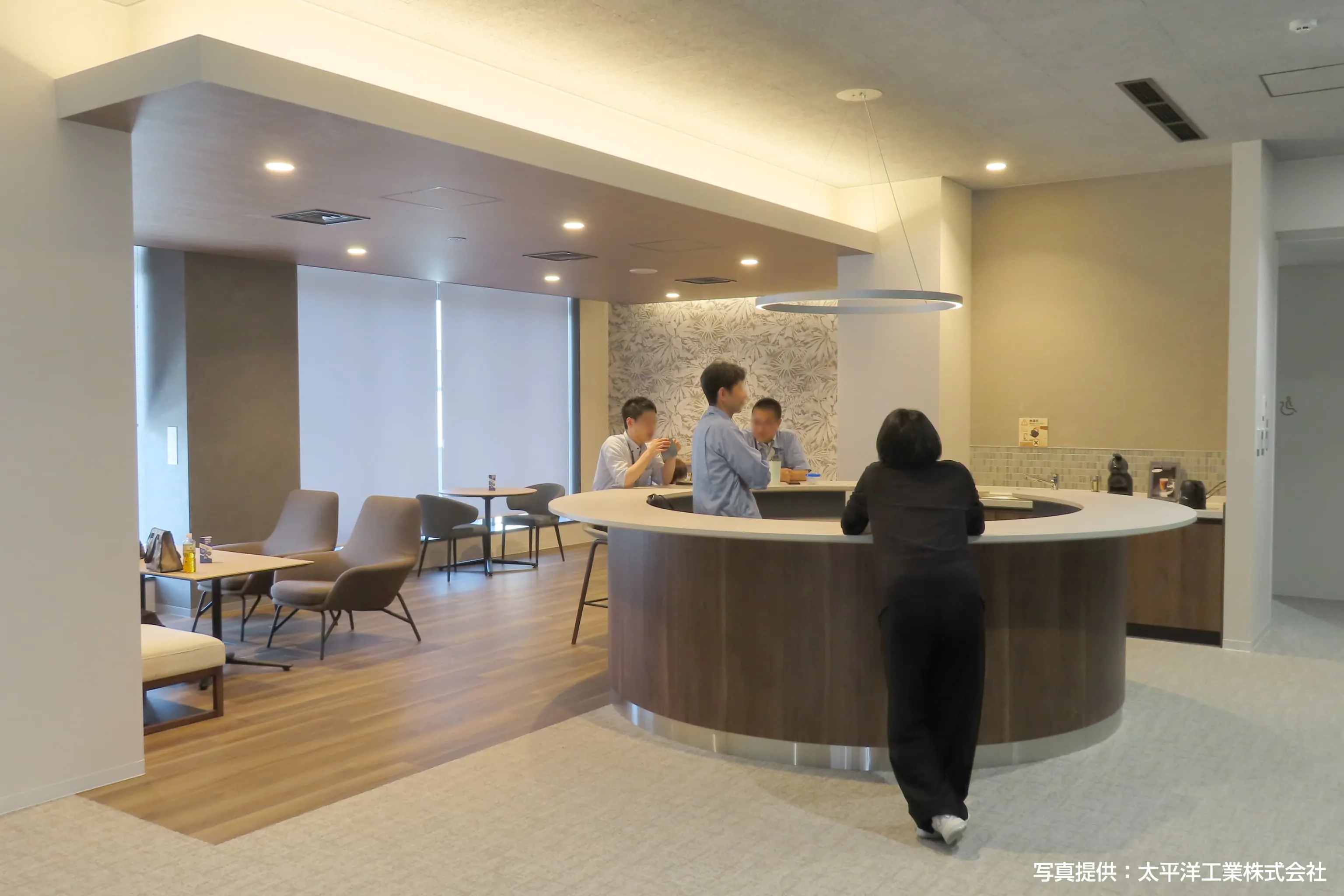 <em>2Fカフェエリア</em> 太平洋工業株式会社 様