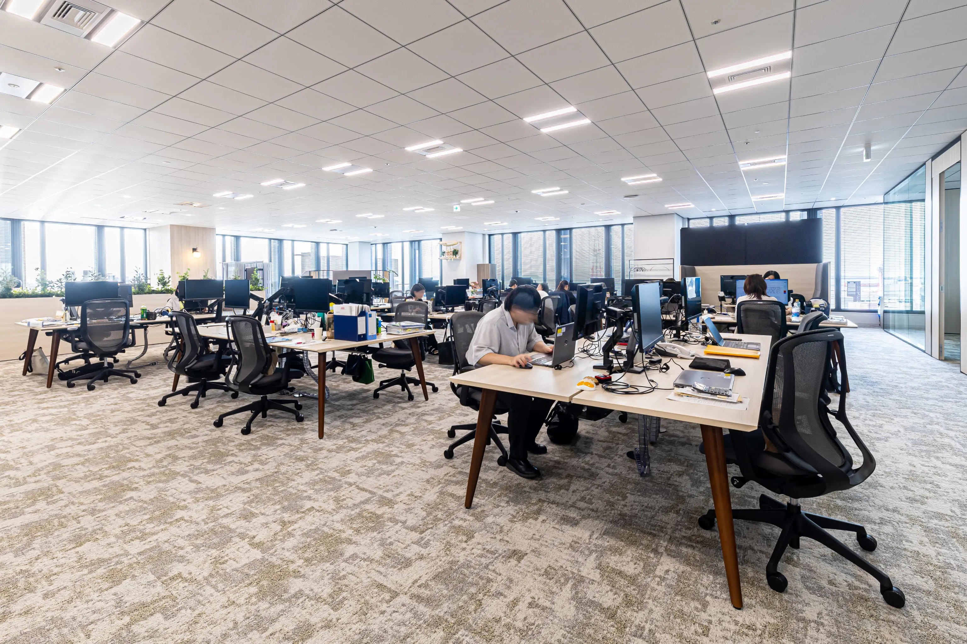 <em>執務スペース</em> 西鉄エアサービス株式会社 様