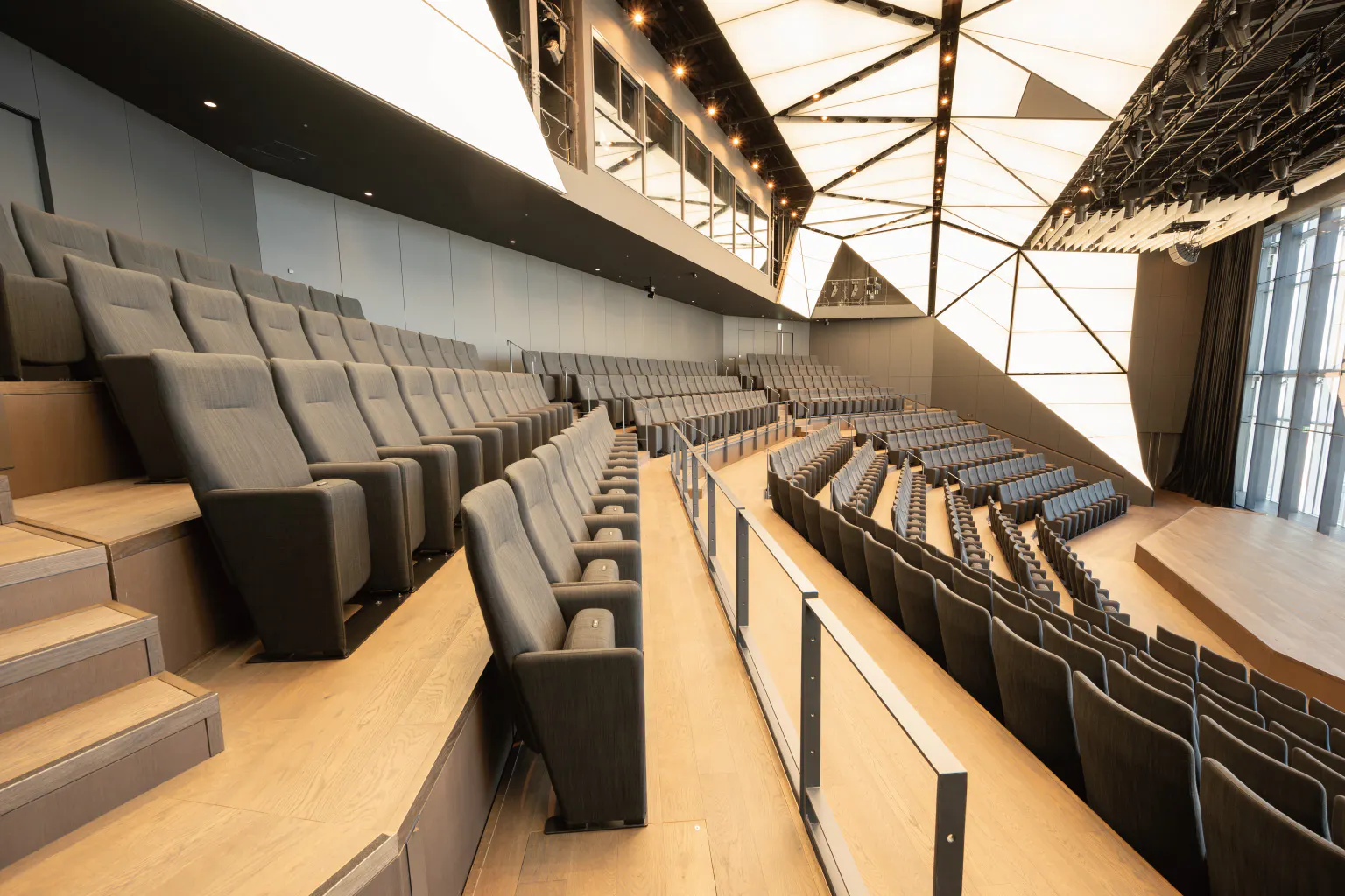 虎ノ門ヒルズ ステーションタワー TOKYO NODEホール | ホール・劇場・映画館 | 教育・文化施設の事例・内装・デザイン・レイアウト ...